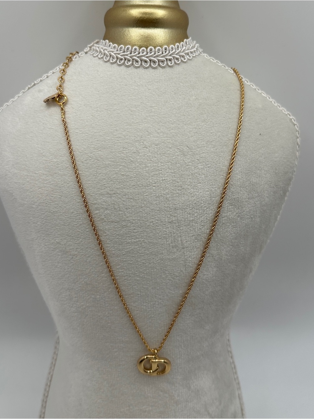 Vintage Christian Dior CD Logo Twisted Oval Pendant Rope Chain Necklace Gold